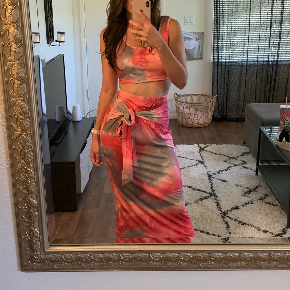 Two piece tie-dye set. Tie-dye is hot!!